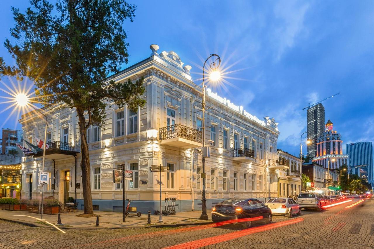 Boulevard Hotel Batoemi Buitenkant foto
